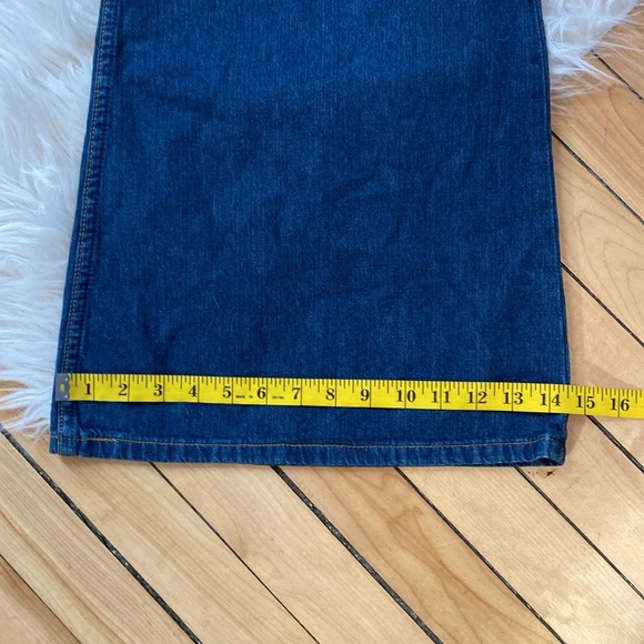 NWT Levi’s Vintage 685 Super Wide Leg Jeans, Size 28 - Picture 11 of 14